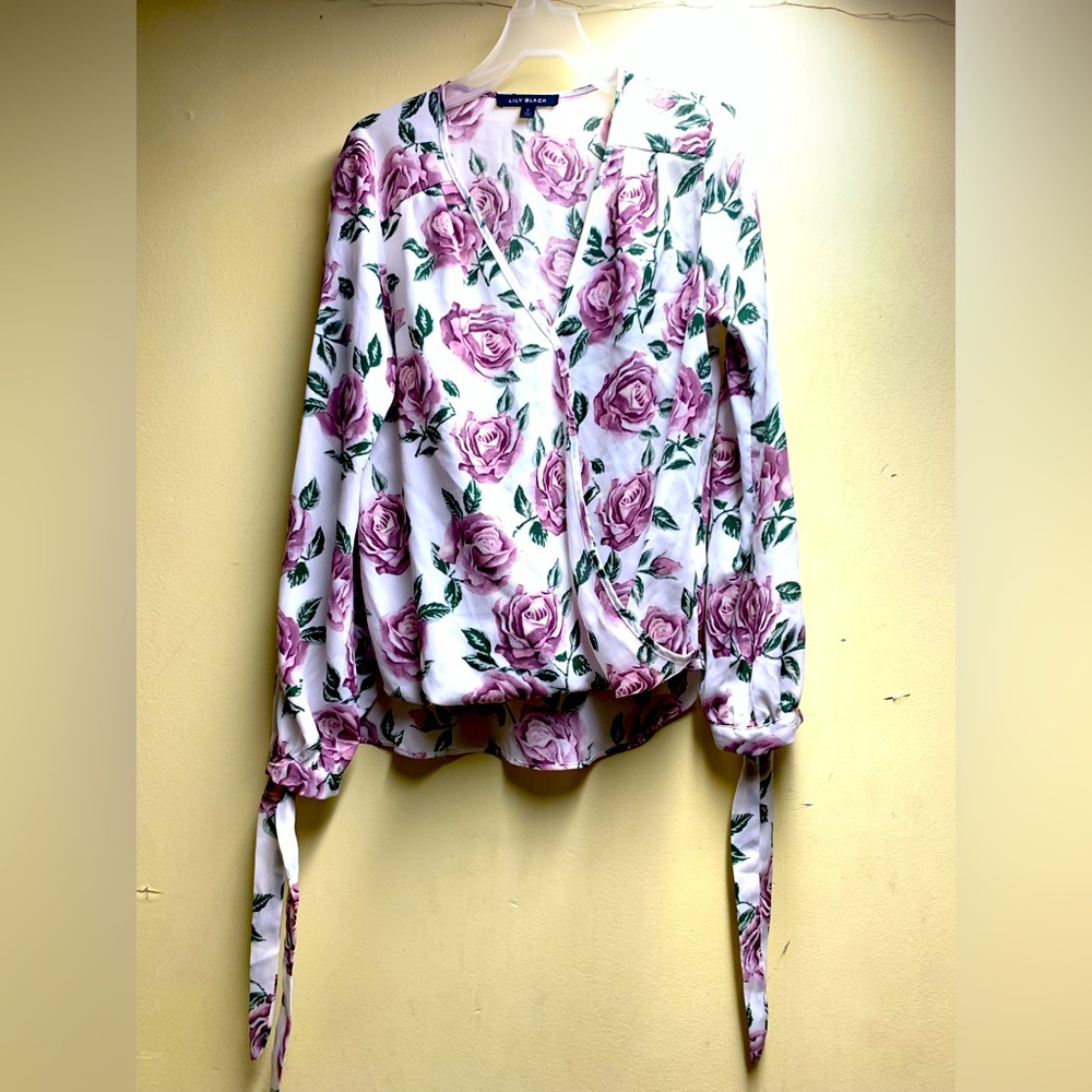White and purple flower chiffon blouse with tight up long sleeves.